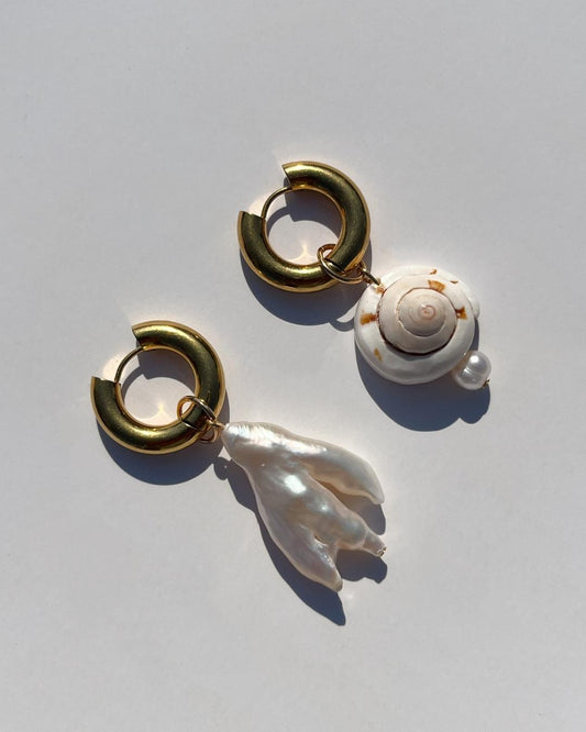 The Baroque Pearl Earrings - Gold