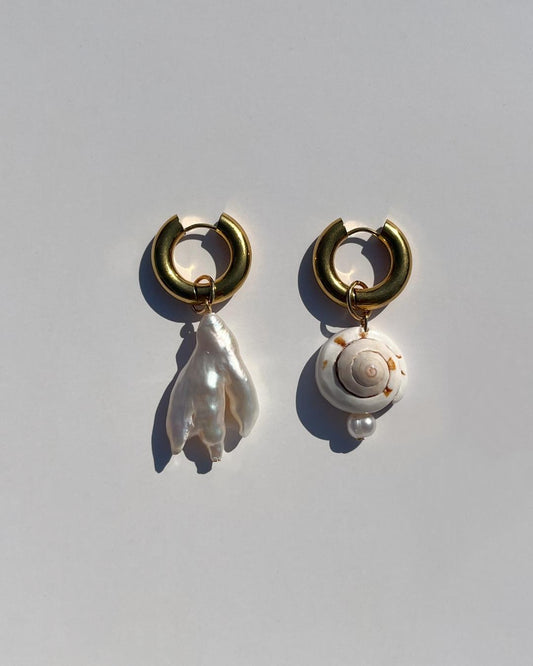 The Baroque Pearl Earrings - Gold