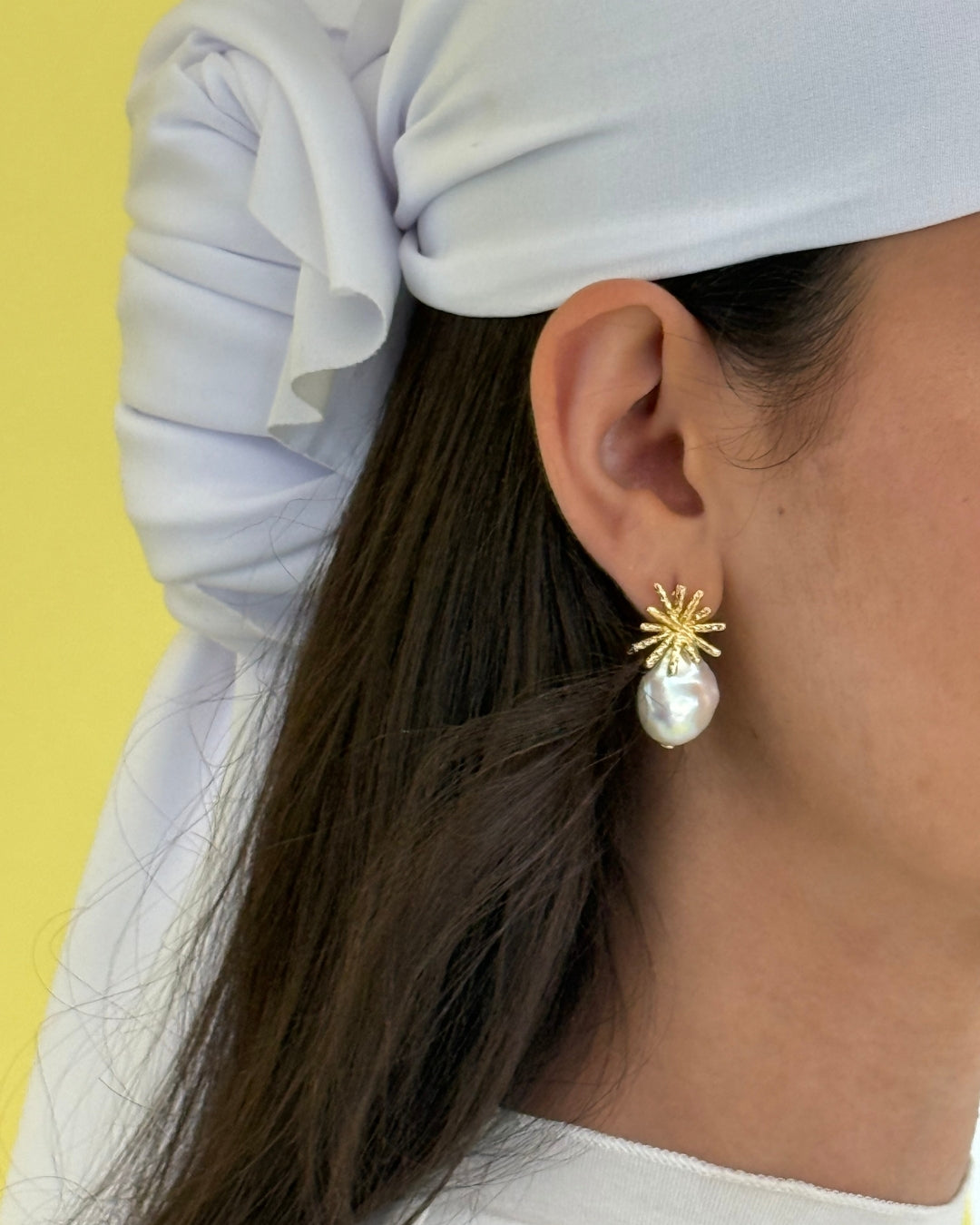 The Soltra Freshwater Pearl Earrings - Gold