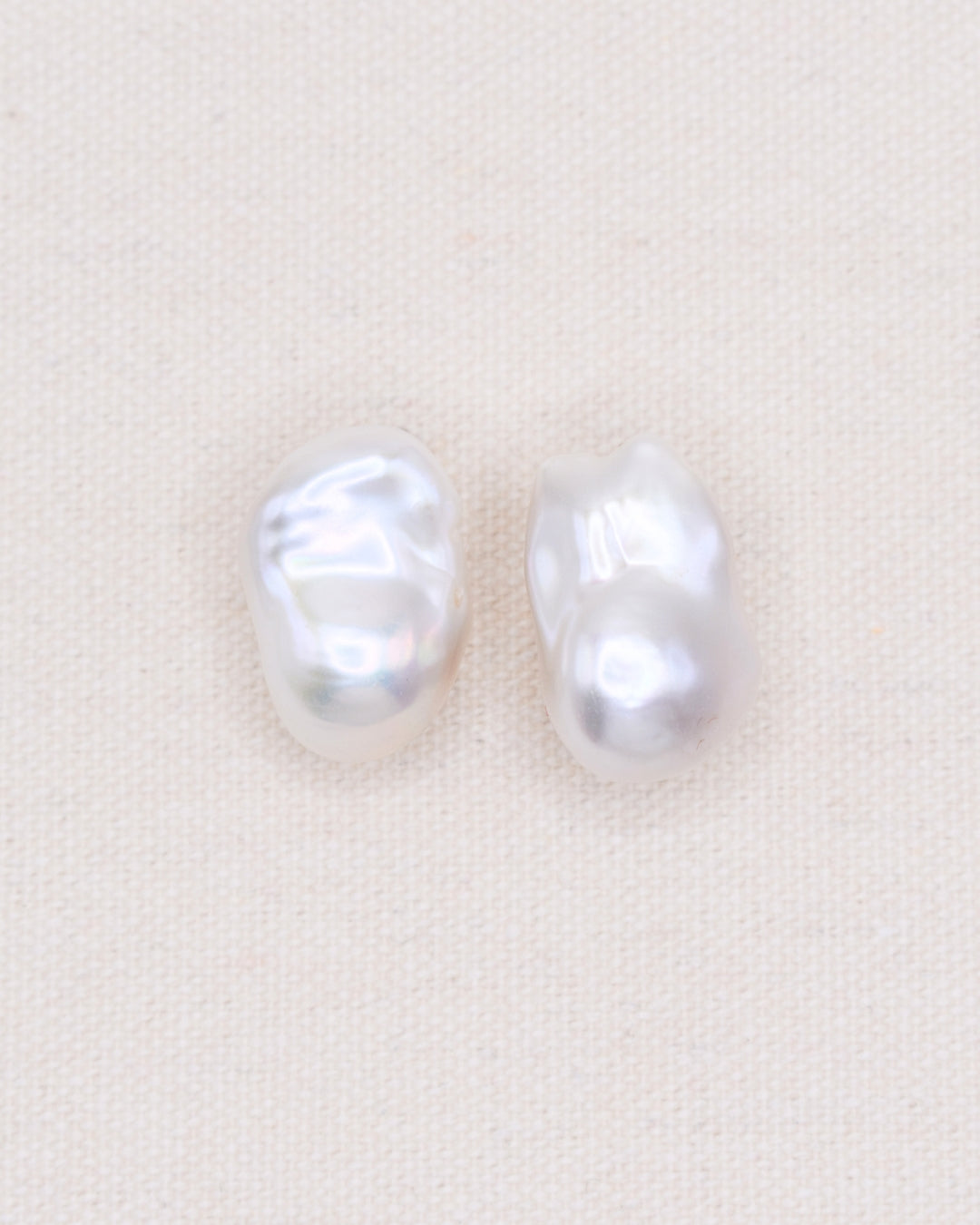 The Ostréa Freshwater Pearl Studs